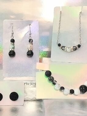 Black and White Beaded Necklace and Earring Set